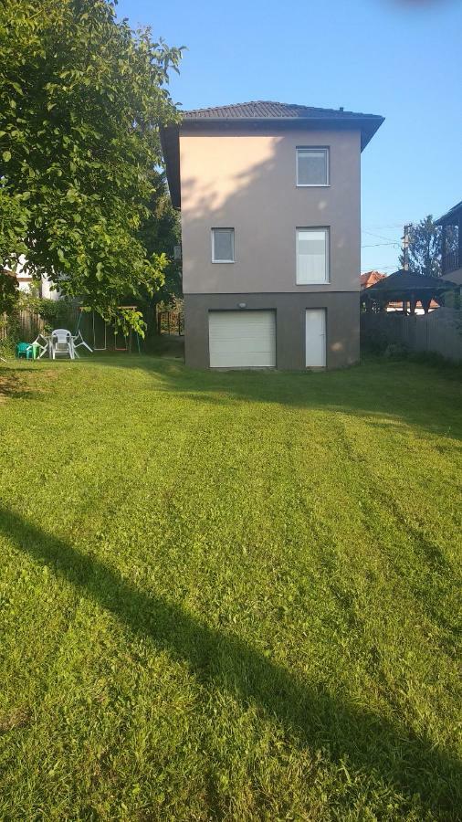 Family Holiday Apartman Nyíregyháza Exterior foto